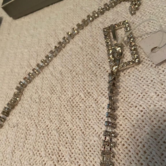 NWT womens rhinestone belt- 35 inches total - Picture 2 of 6
